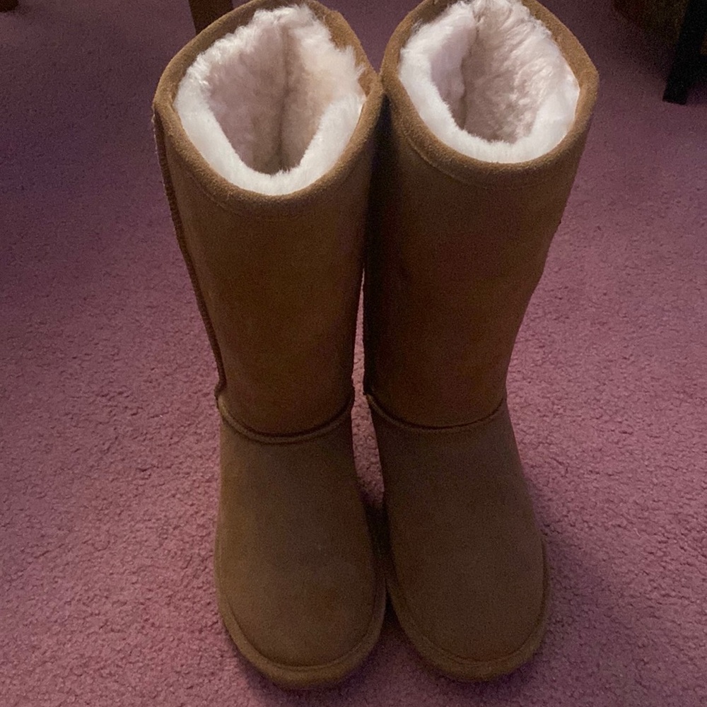 New!!! BearPaw Boots. Never worn before.